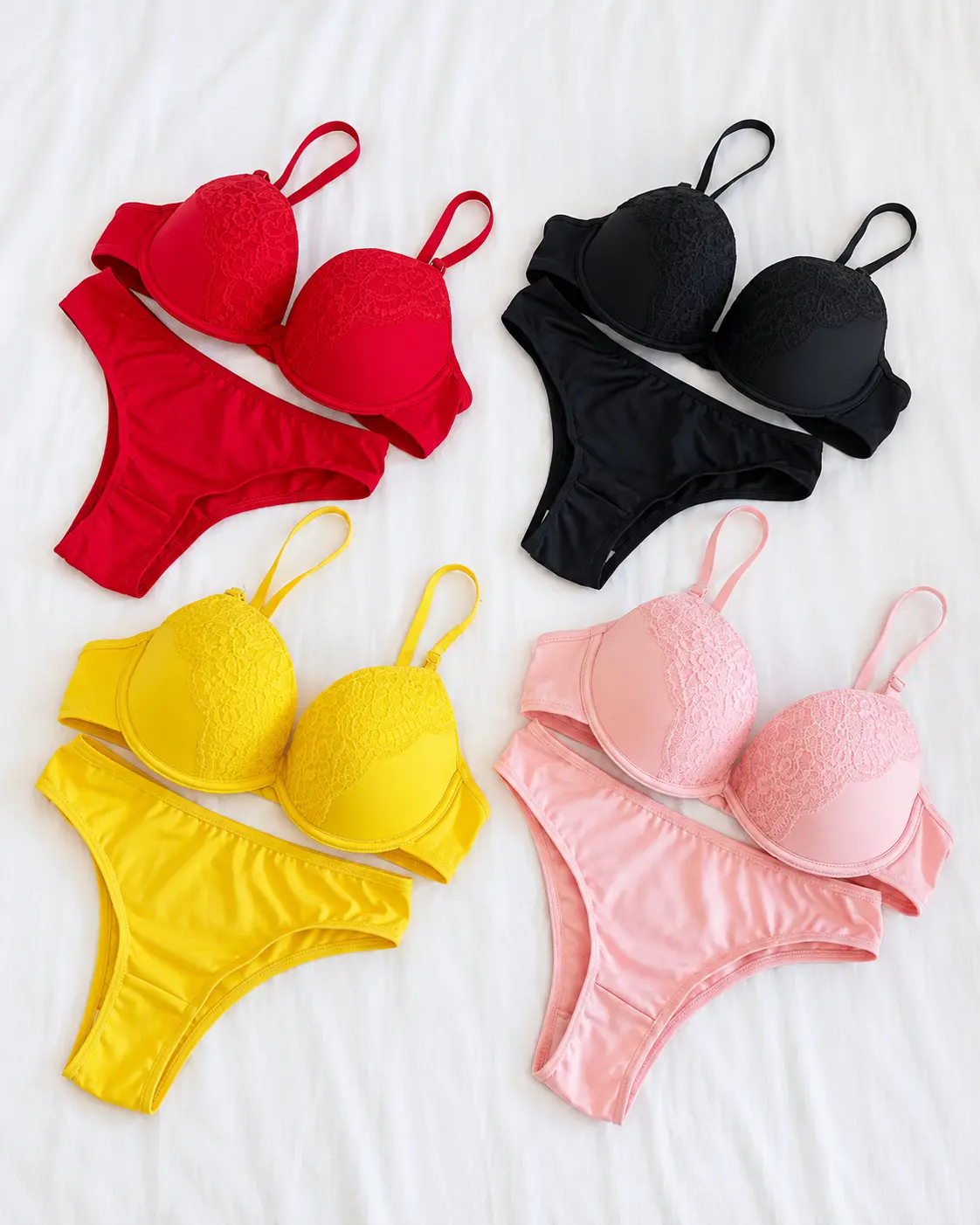 Lingerie com Bojo com Detalhe de Renda